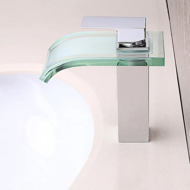 StreamFlow - Eleganter Wasserhahn mit Wasserfall für luxuriöse Badezimmer