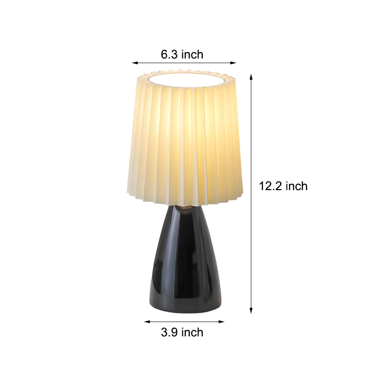 LumiElegance – Moderne Tischlampe mit plissiertem Stoffschirm