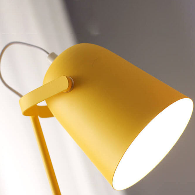 LumiTouch – Minimalistische Tischlampe mit Stativfuß und Touch-Bedienung