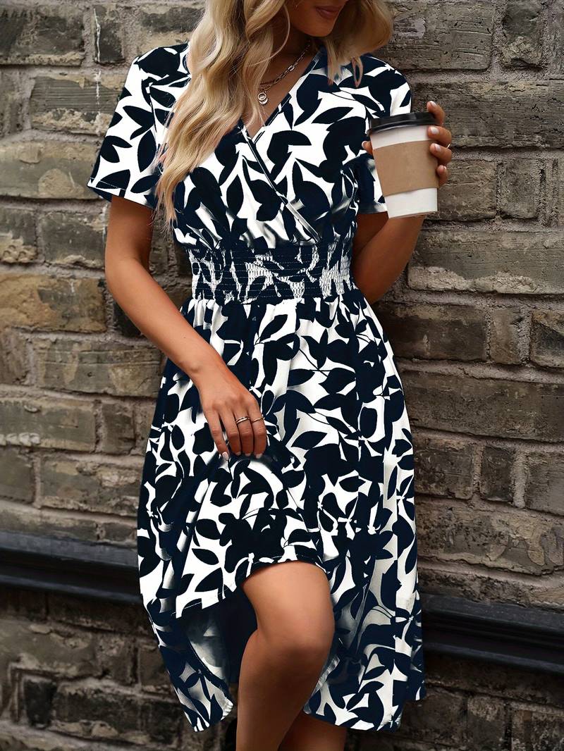 Ivy – Kurzärmliges Wickelkleid mit Blumenmuster