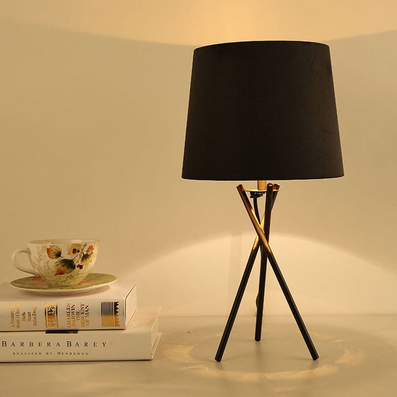 Glow – Moderne rustikale Lampe mit konischem Design