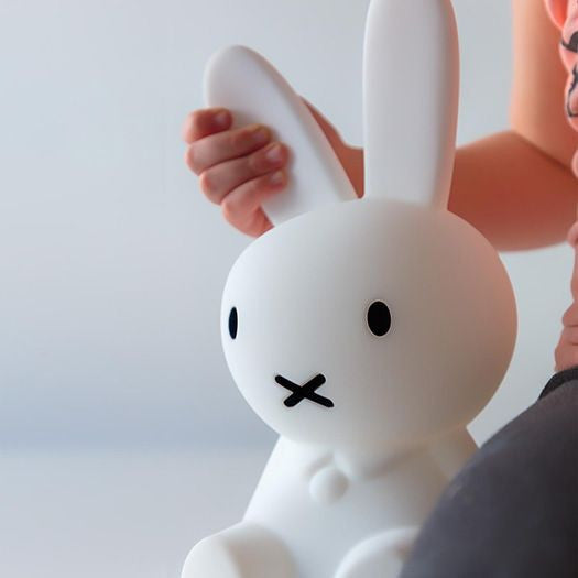BunnyGlow LED Tischlampe – Sanfte & Beruhigende Beleuchtung mit Zeitlosem Design