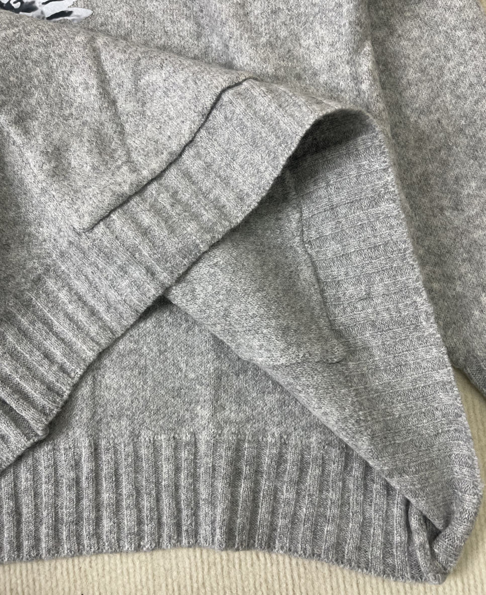 AutumnTrend® Hoodie mit Blumenmuster in Grau