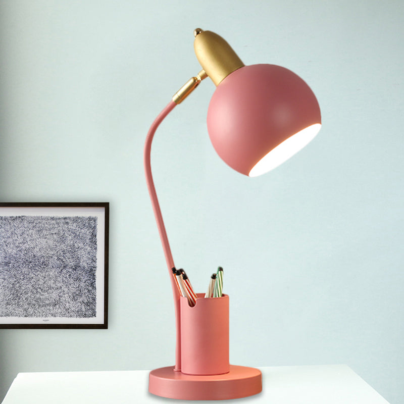 LumiSphere - Metallsphäre-Nachtischlampe mit röhrenförmigem Stifthalter-Design