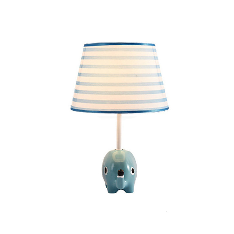 Figurilux – Nordisch inspirierte Nachttischlampe für das Schlafzimmer