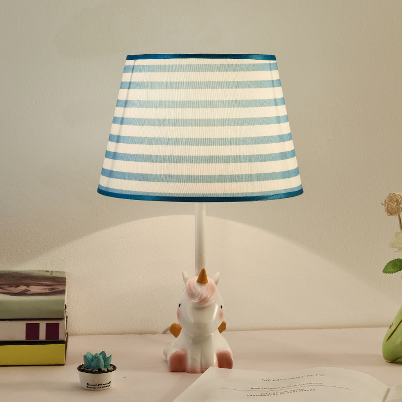 Figurilux – Nordisch inspirierte Nachttischlampe für das Schlafzimmer