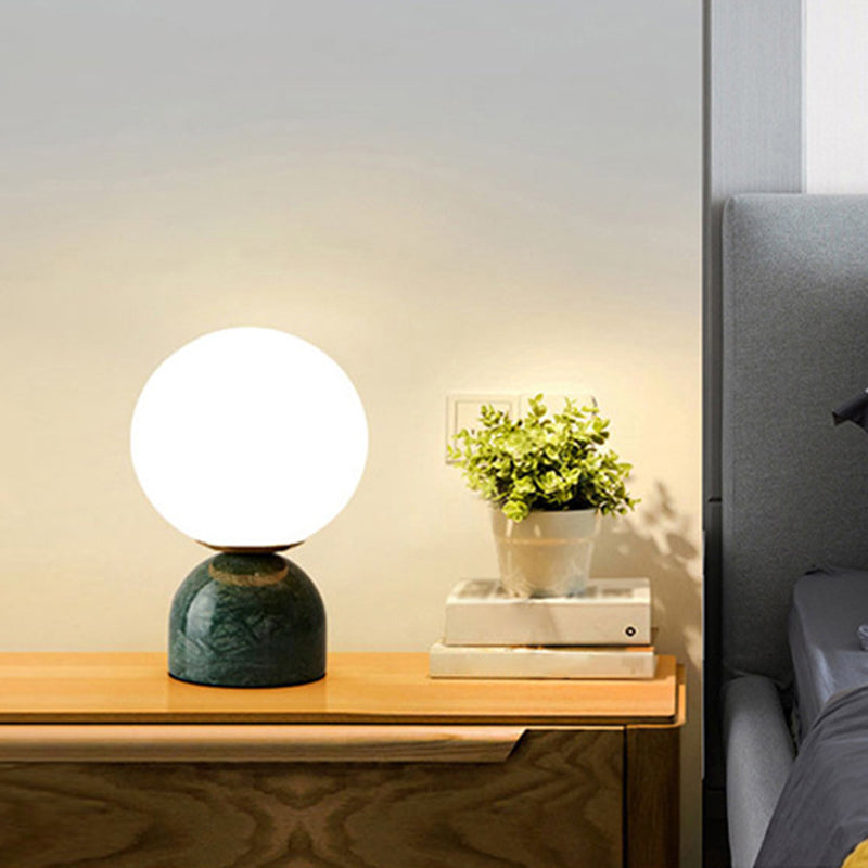Lunora | Nordisch Frosted Glas Kugellampe