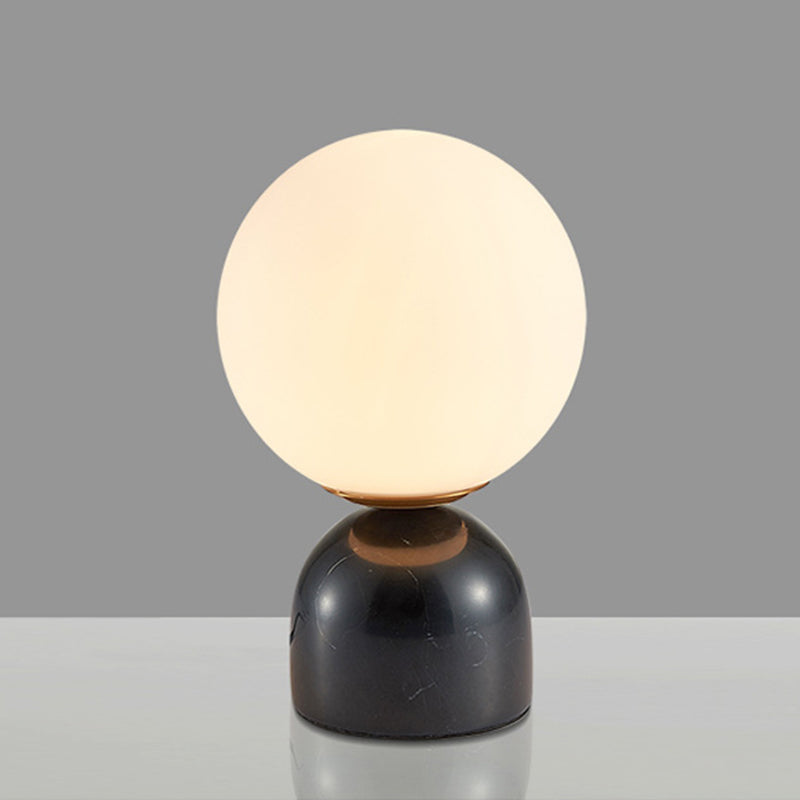 Lunora | Nordisch Frosted Glas Kugellampe
