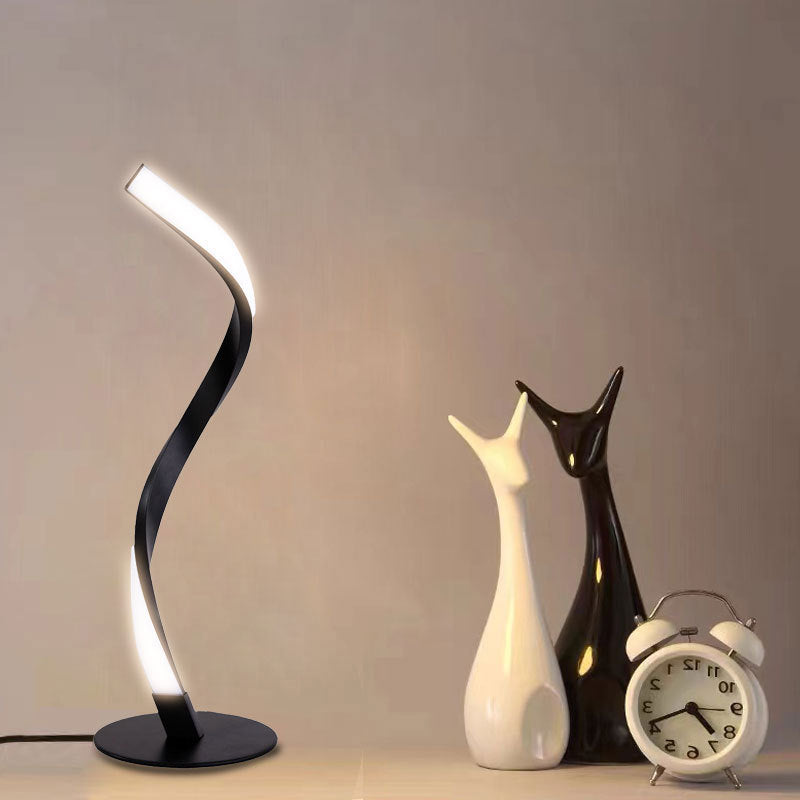 LumiSwivel - Moderne LED-Tischlampe mit drehbarem Design