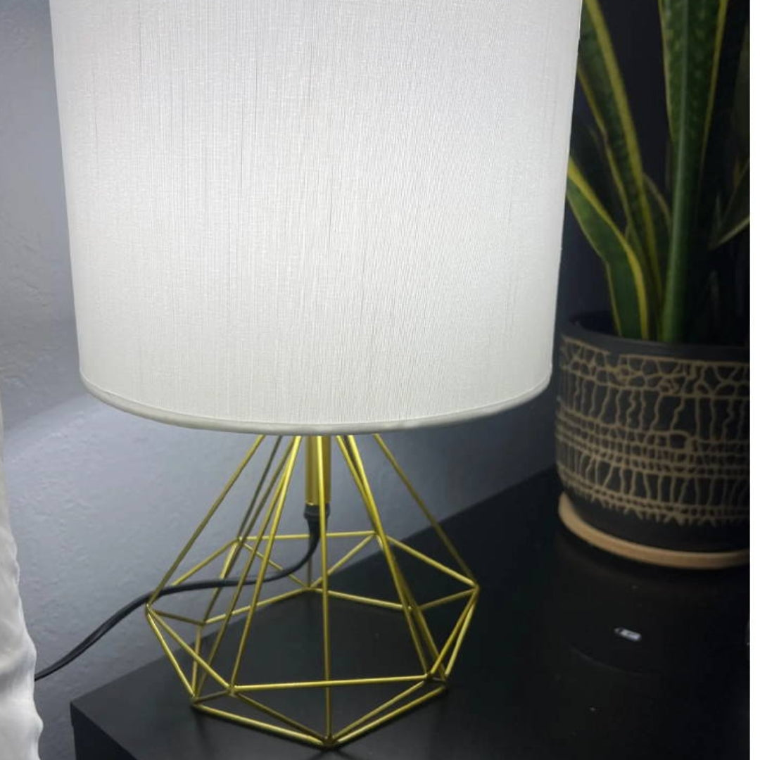 Moderne geometrische Draht Tischlampe