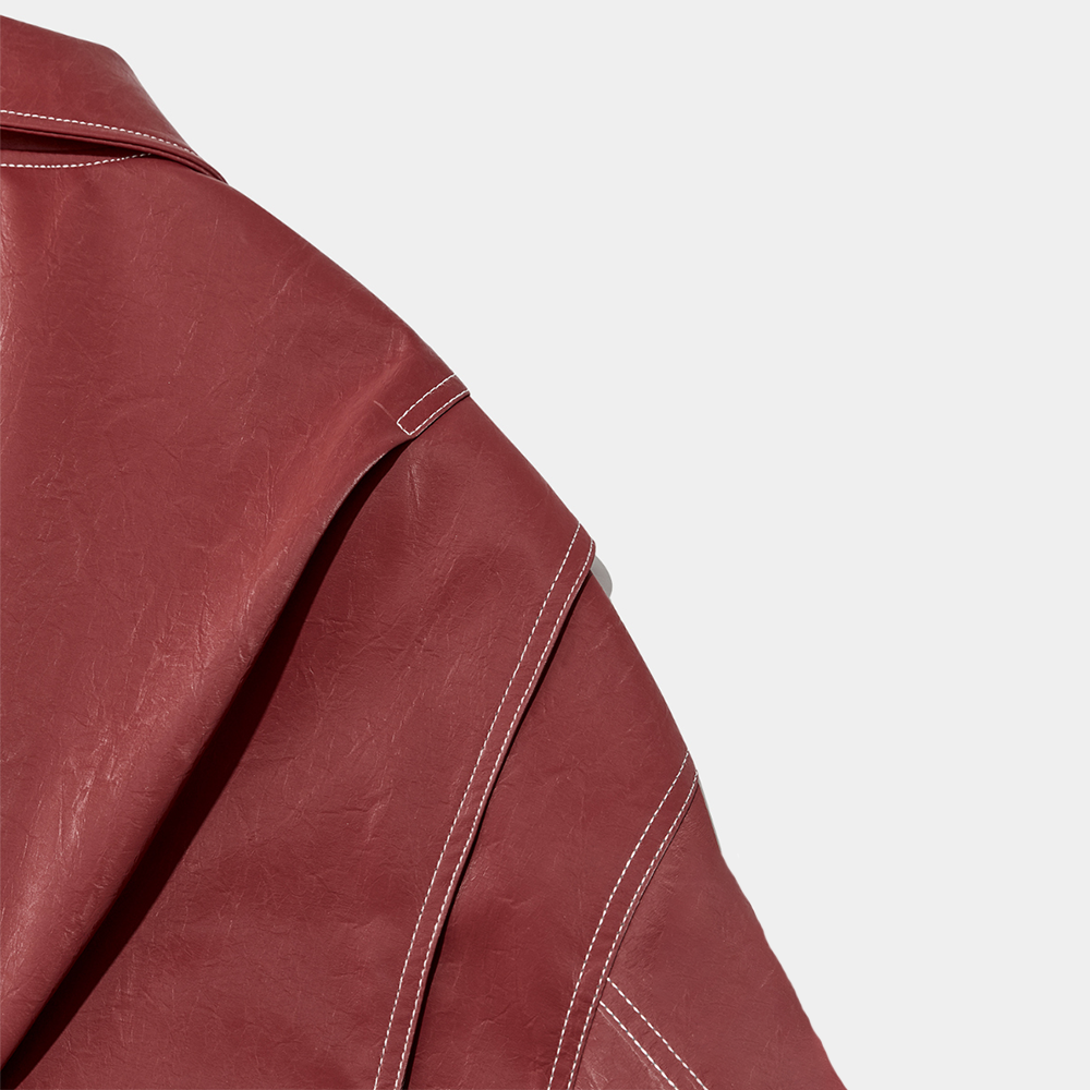 Übergrößenjacke mit kontrastierenden Nähten in Rot