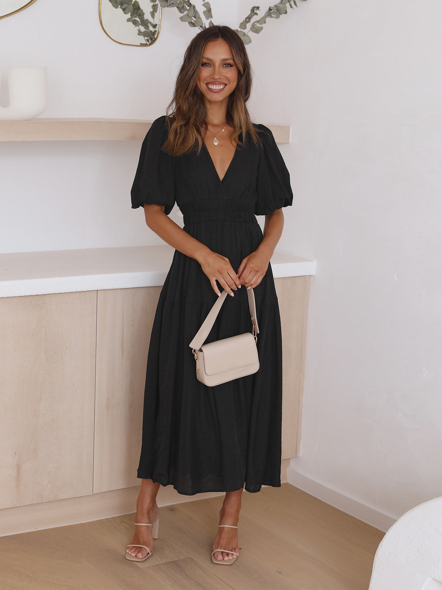Emelda - V-Ausschnitt und Puffärmel Kleid