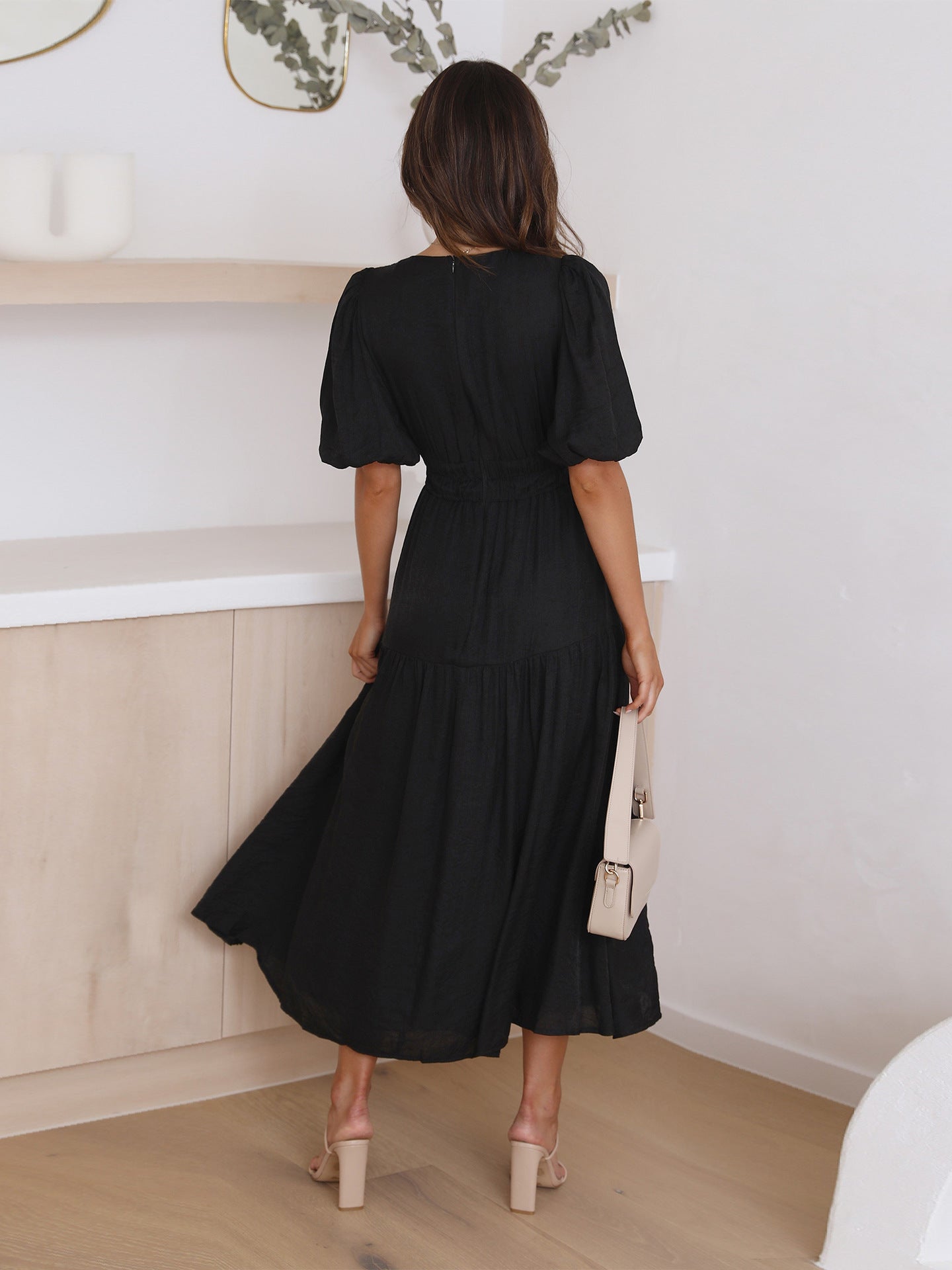Emelda - V-Ausschnitt und Puffärmel Kleid