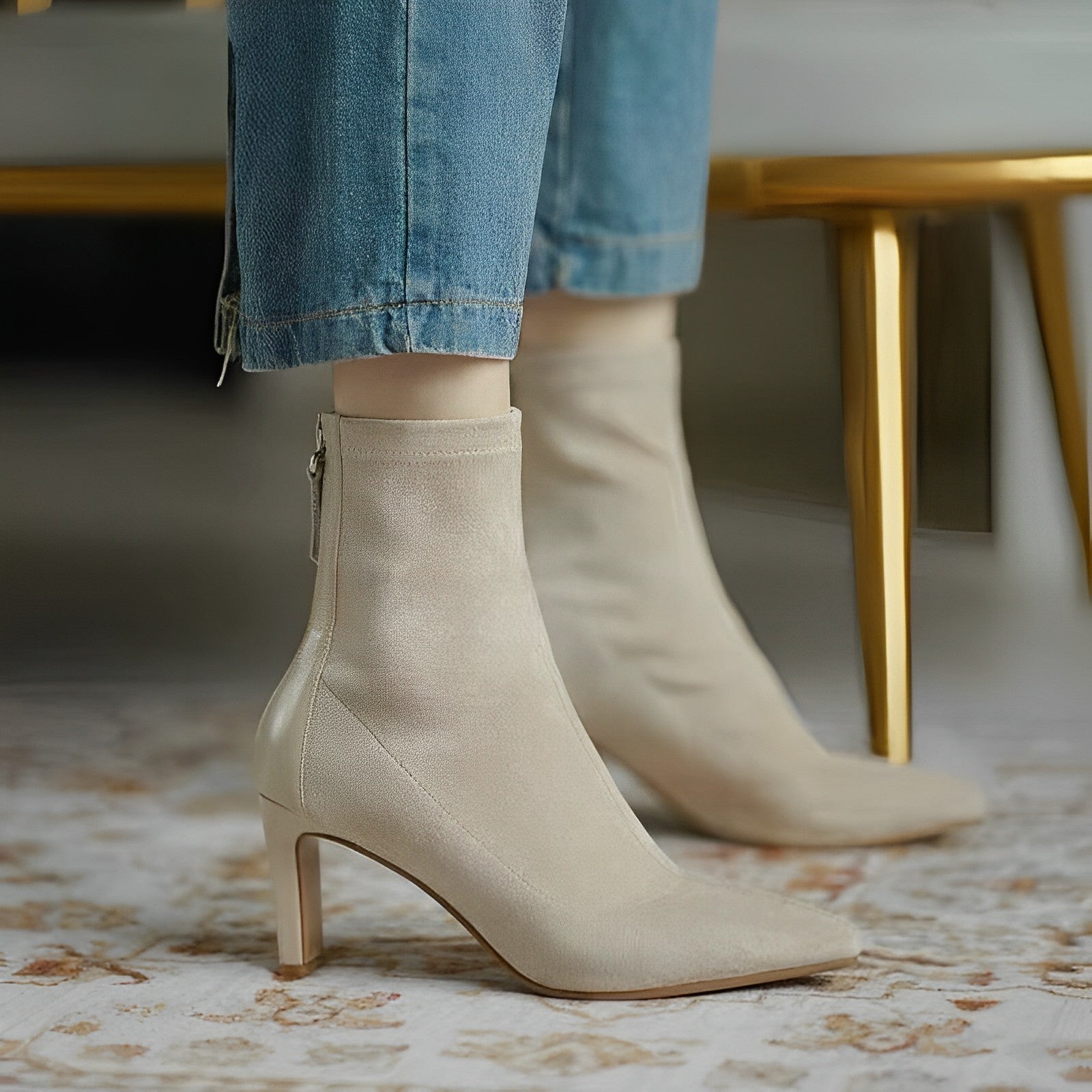 Freja Stilvolle Spitzstiefel mit Hohem Absatz und Reißverschluss