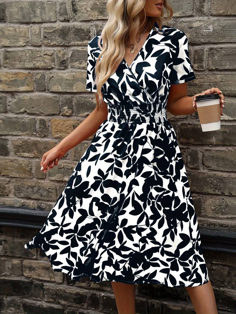 Ivy – Kurzärmliges Wickelkleid mit Blumenmuster
