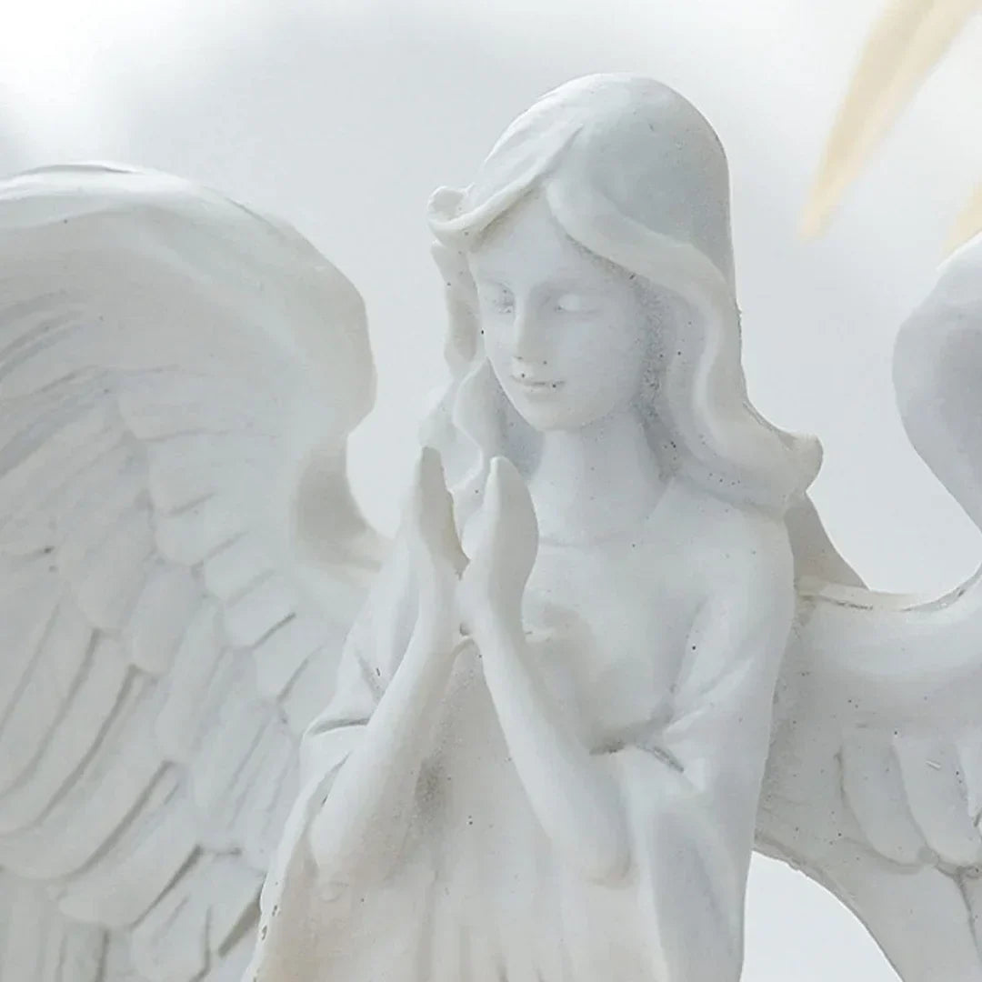 AngelAura elegante Engelsskulptur mit Kerzenhalter – stimmungsvolle Dekoration