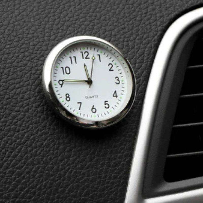 AutoTime Mini Analog-Uhr – Selbstklebendes und Stylisches Design für das Auto-Innenleben