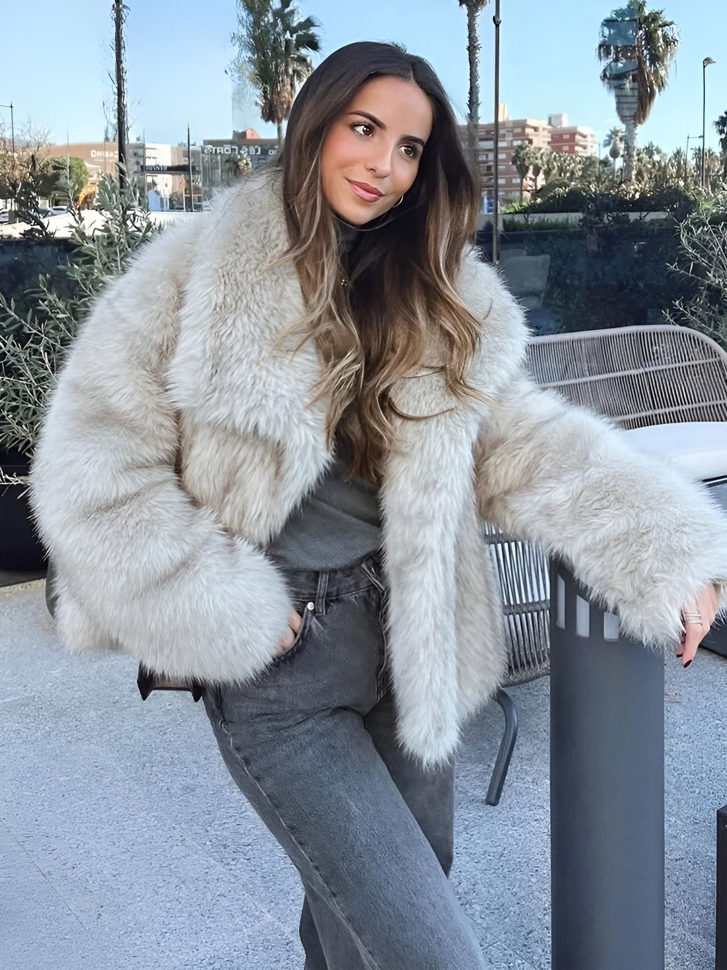 Sussane - Trendy Jacke aus Kunstfell für Frauen