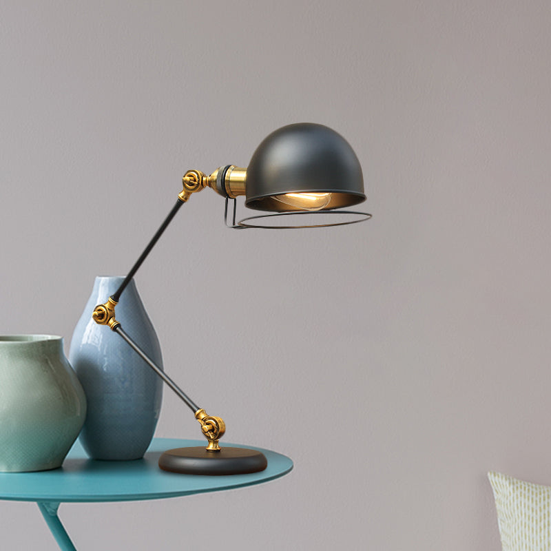 Axiom - Industrielle Schwenkarm Tischlampe