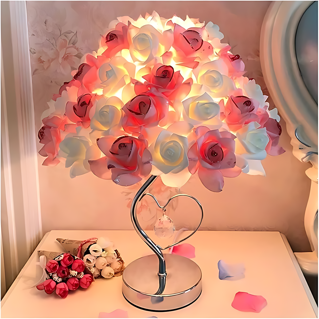 RoseLuxe - Elegante dekorative Lampe mit Silberständer
