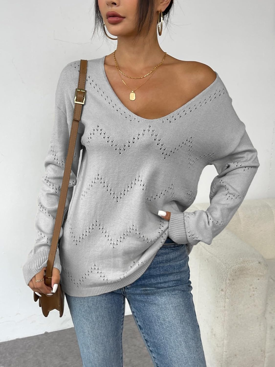 Lily's Eleganter Off-Shoulder Pullover