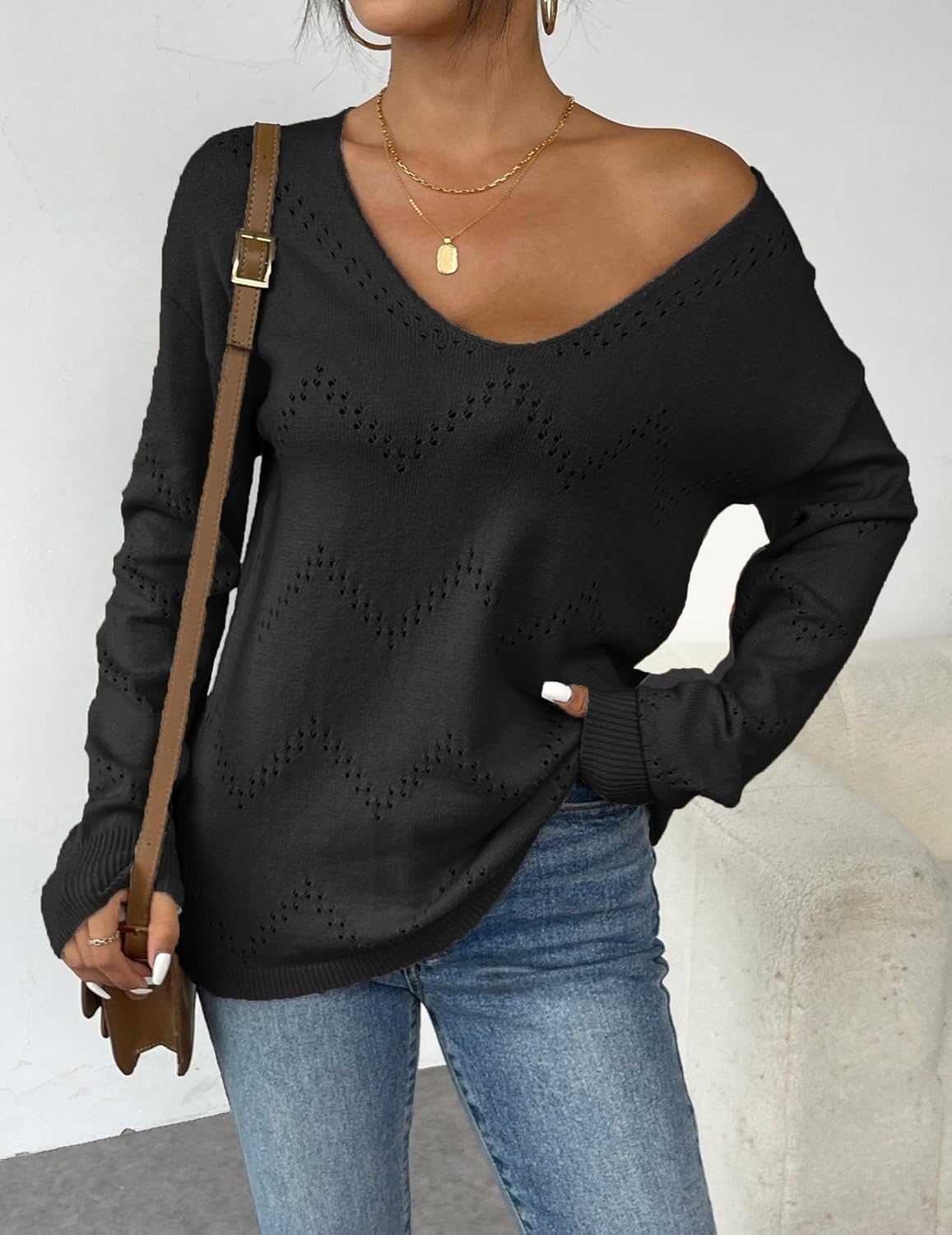 Lily's Eleganter Off-Shoulder Pullover