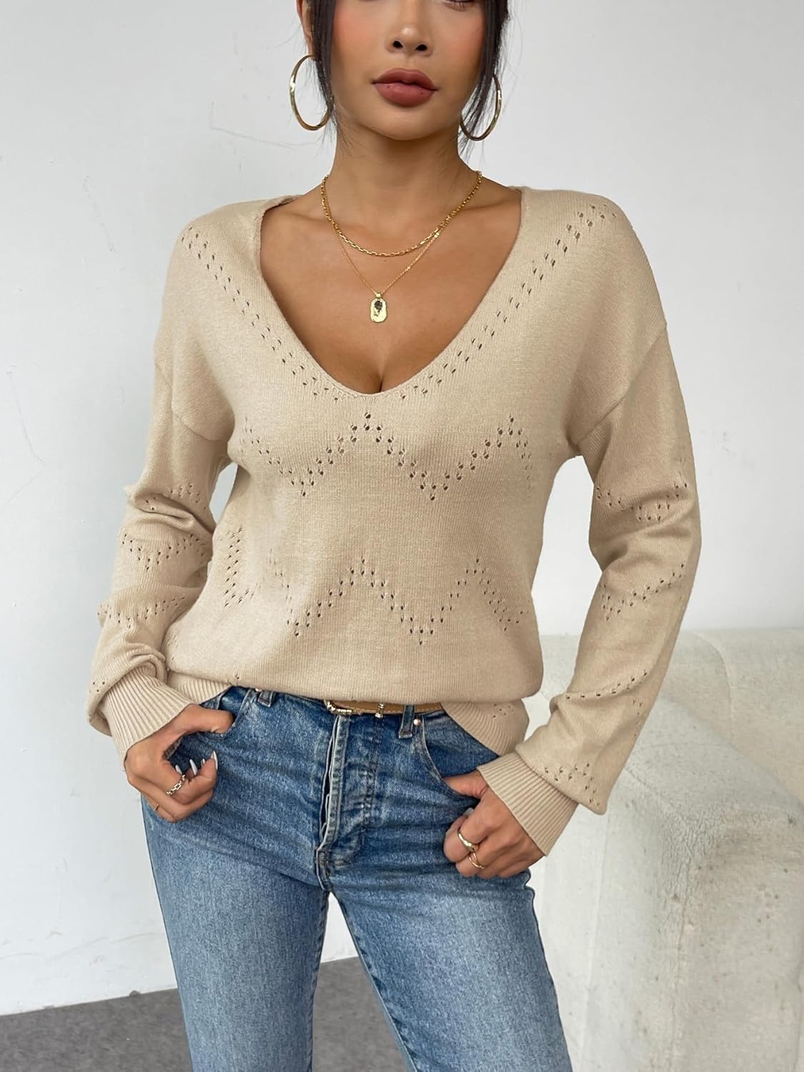 Lily's Eleganter Off-Shoulder Pullover