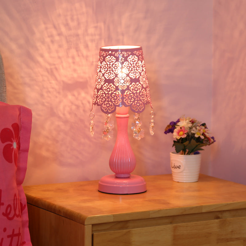 Crystallum – Elegante Ausstechlichter Nachtlampe