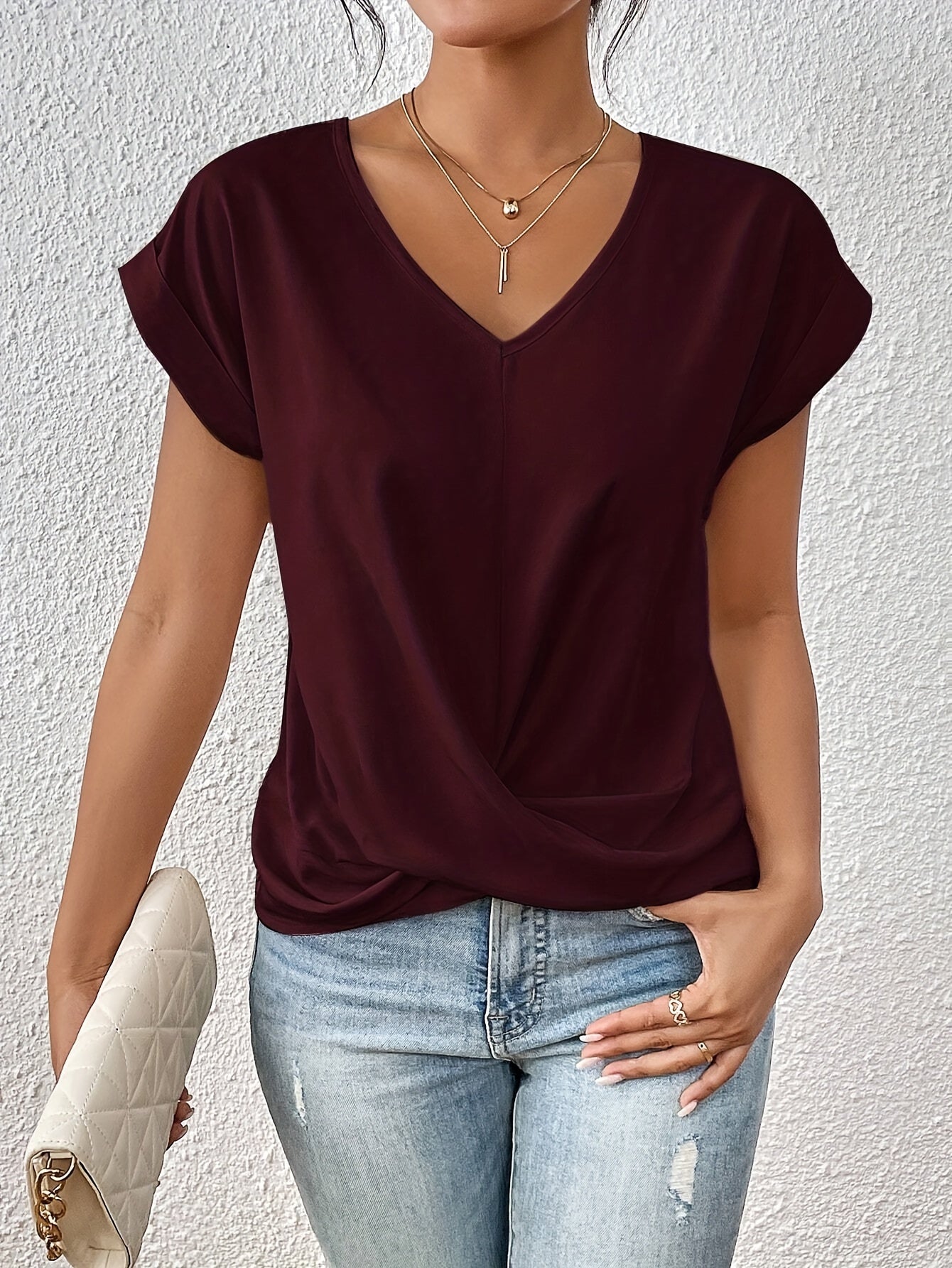 Elvira V-Ausschnitt Top mit Knotendetail – Elegant und Zeitlos