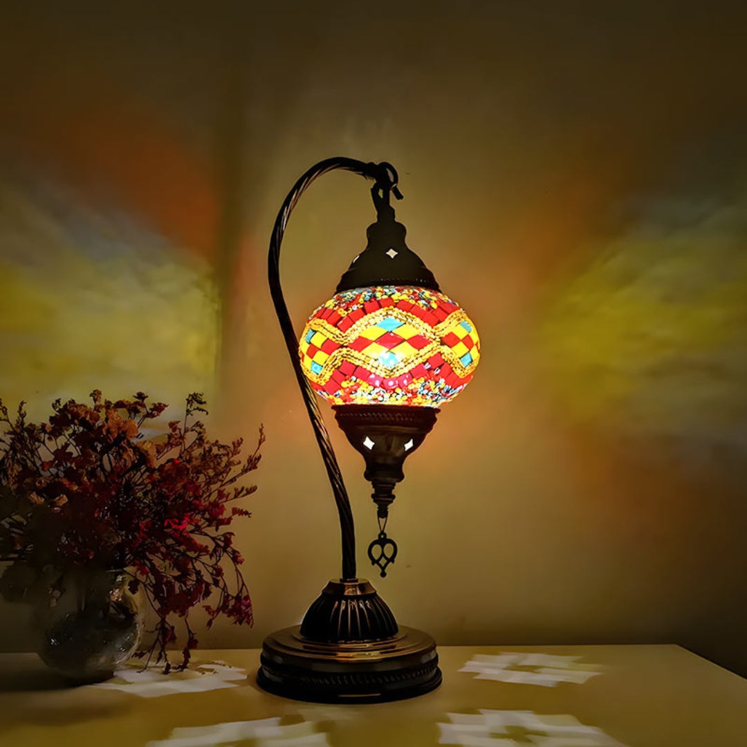 VibrantStyle - farbenfrohe Glasmosaiklampe