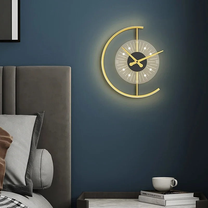 LunaTime - Modernes Wanduhr im Mondphasen-Design mit sanftem Licht