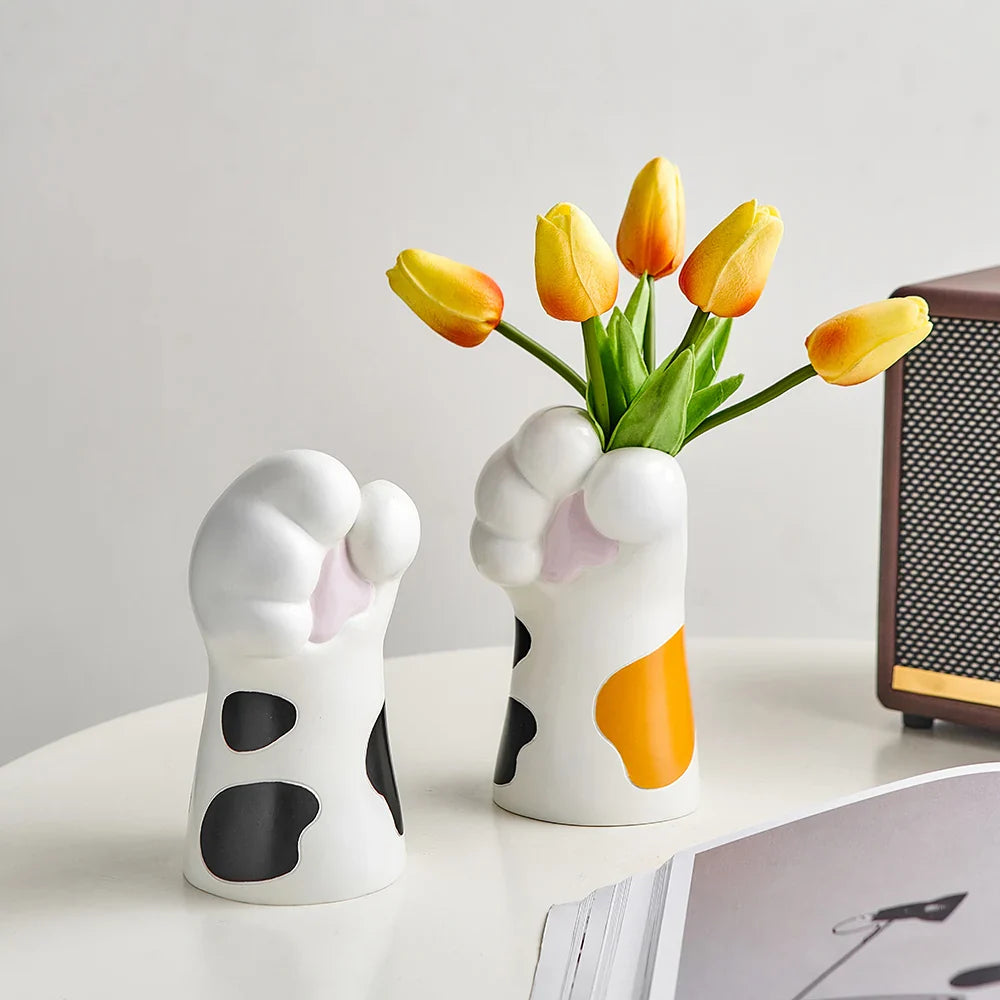 WhiskerWonders - Katzenpfoten-Vase für skurrile Wohnkultur