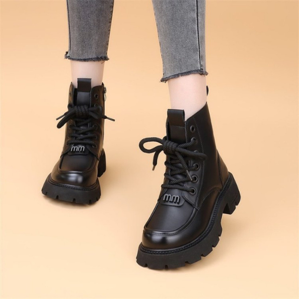 Asrid - Komfortable, pelzgefütterte und rutschfeste Stiefeletten mit seitlichem Reißverschluss