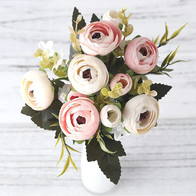 BloomLuxe – Elegante künstliche Ranunkel-Blumenarrangements