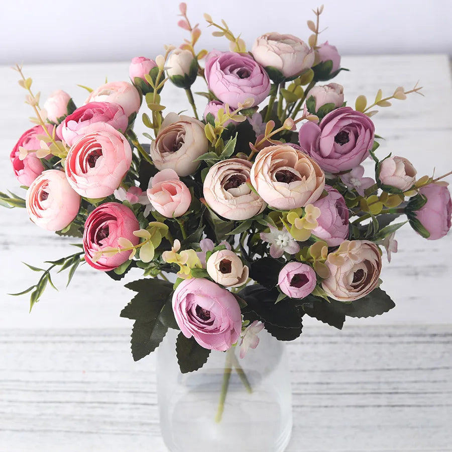 BloomLuxe – Elegante künstliche Ranunkel-Blumenarrangements
