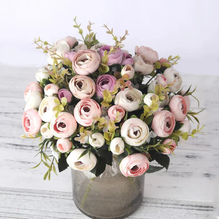 BloomLuxe – Elegante künstliche Ranunkel-Blumenarrangements