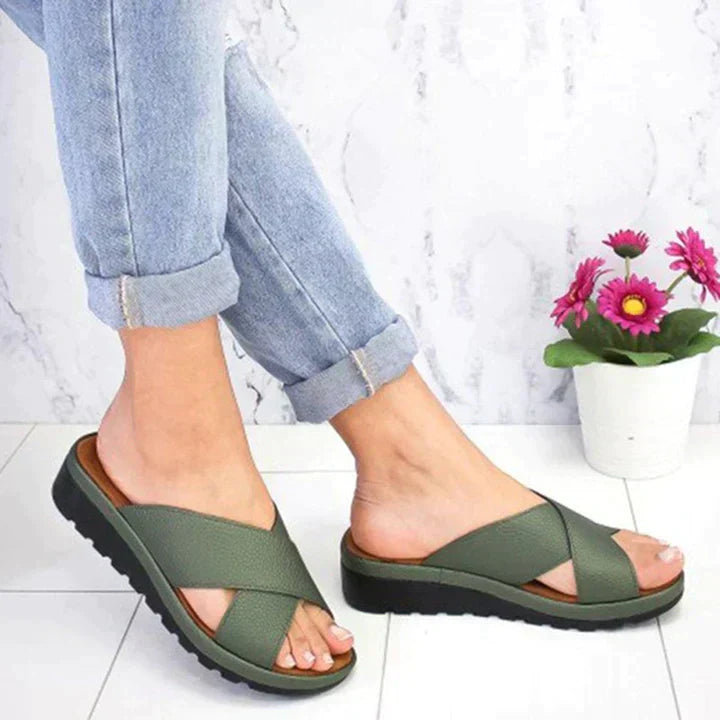 Tarah - Schlanke Sandalen mit gekreuztem Riemen