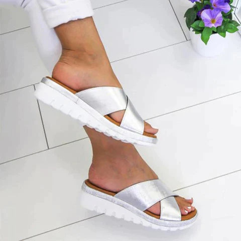Tarah - Schlanke Sandalen mit gekreuztem Riemen