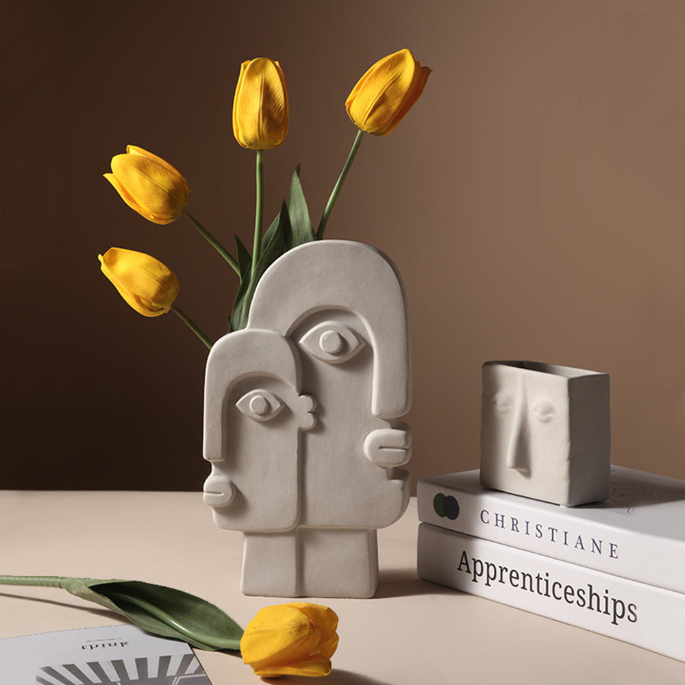 FaceForm Skulpturale Bodenvase – Moderner Kunstnerischer Akzent
