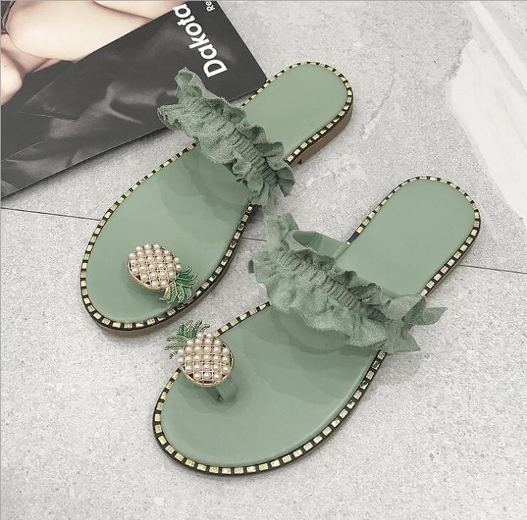 Eliza – Elegante Sandalen mit Rüschenknöchelriemen und Ananasperlenverzierung
