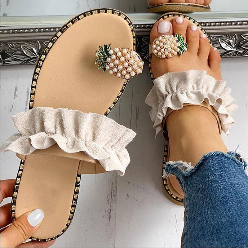 Eliza – Elegante Sandalen mit Rüschenknöchelriemen und Ananasperlenverzierung