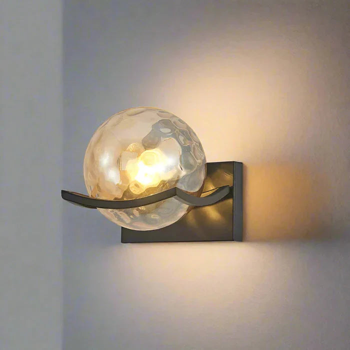 KristallisierteStrahl - Moderne LED-Wandlampe aus Kristall