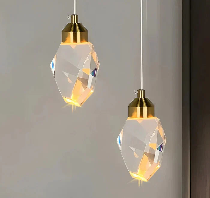 CrystalGleam - Eleganter funkelnder Pendel mit Kristallen