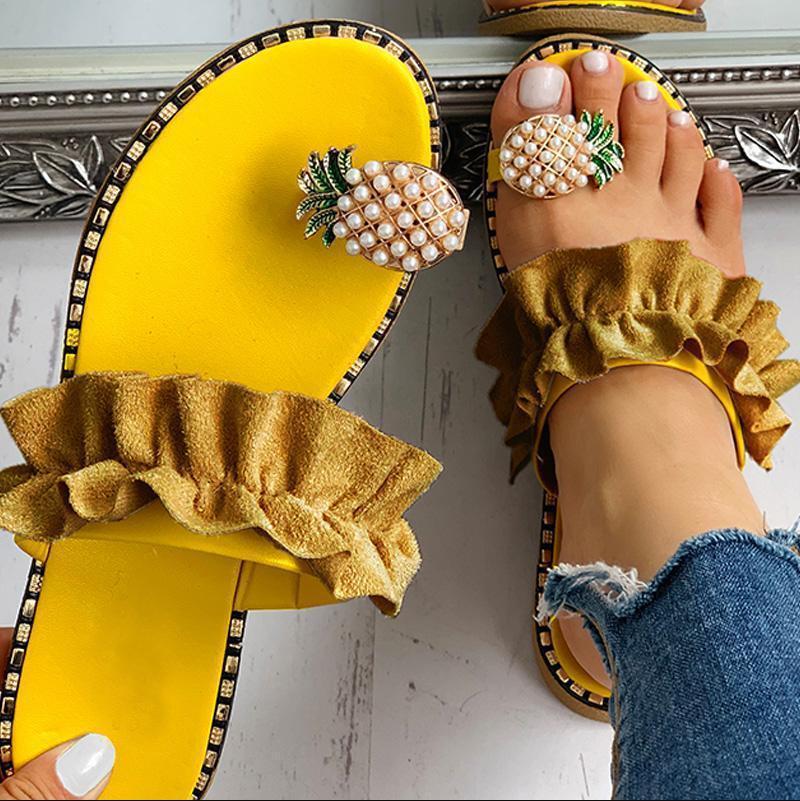 Eliza – Elegante Sandalen mit Rüschenknöchelriemen und Ananasperlenverzierung