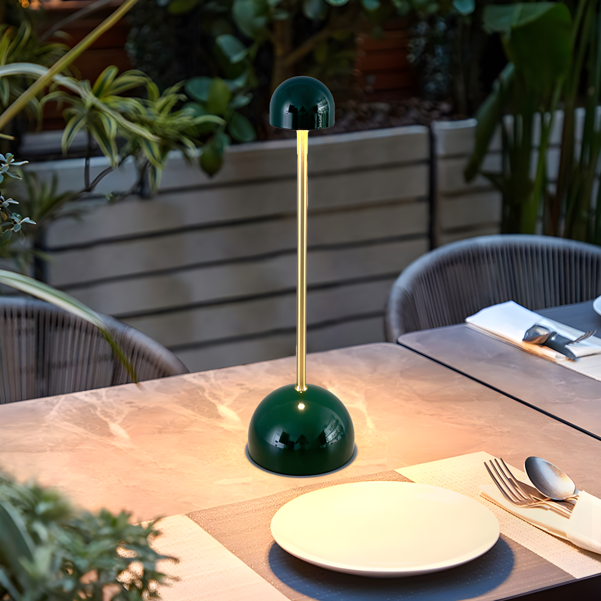 Soluna Minimalistische Drahtlose LED-Schreibtischlampe – Weiches, umgebendes Licht