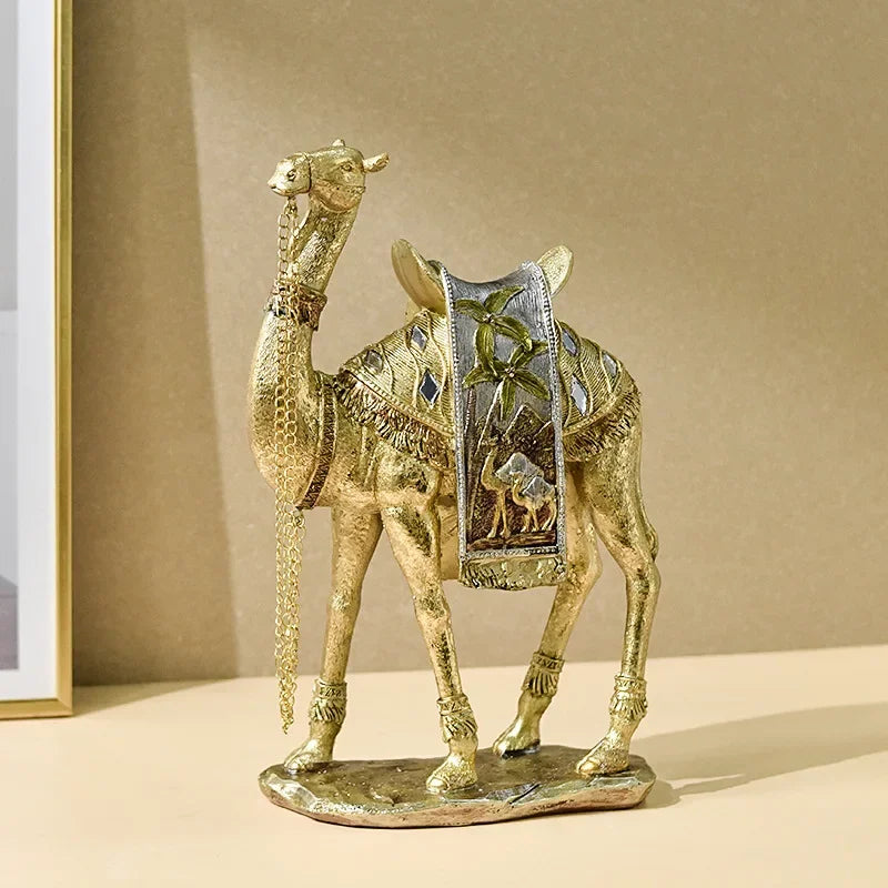 Wüsten-Majestät Kamel-Figur – Verziertes Sattel und elegante Verarbeitung