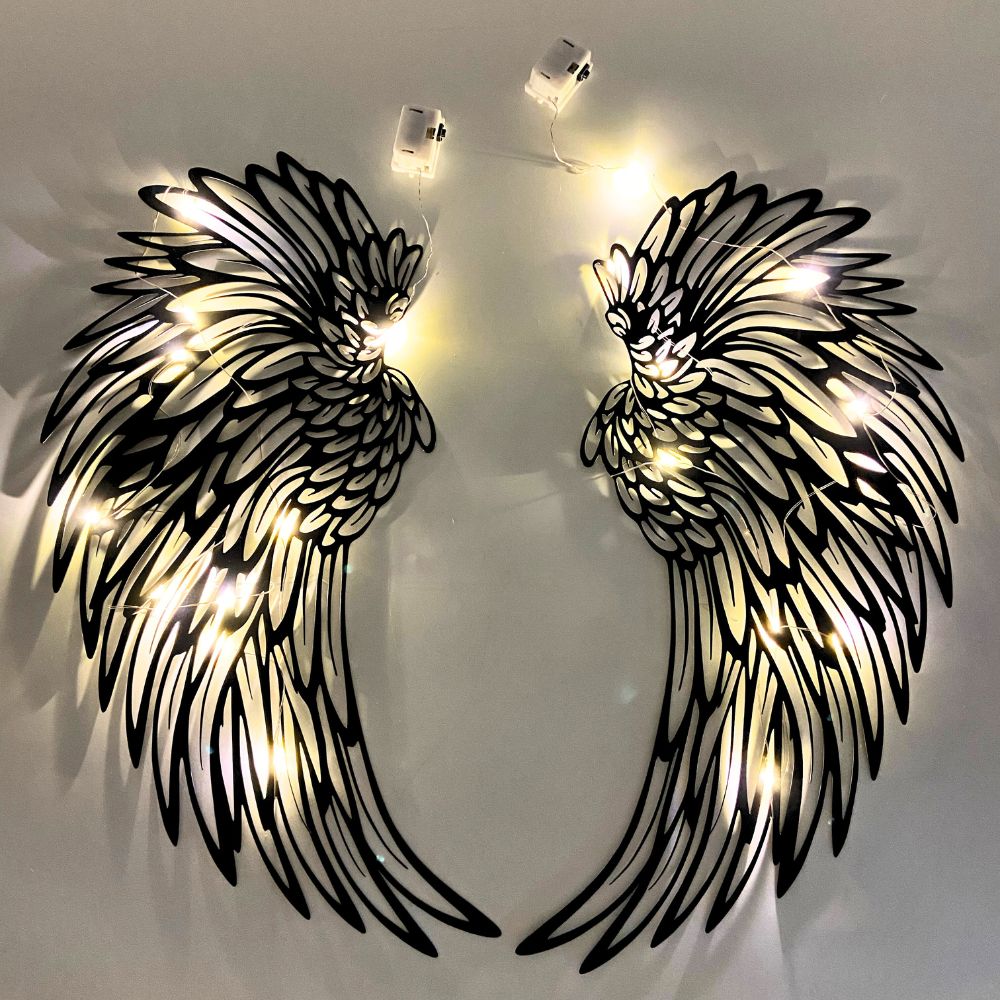 AngelGlow Belyst Englevinge Wandkunst mit elegantem Federdesign