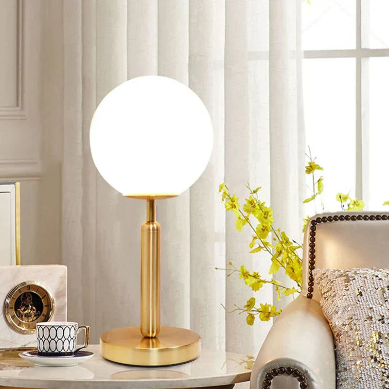 Sphere Elegante Tischlampe – Sofistiziertes Globedesign für Stilvolle Beleuchtung