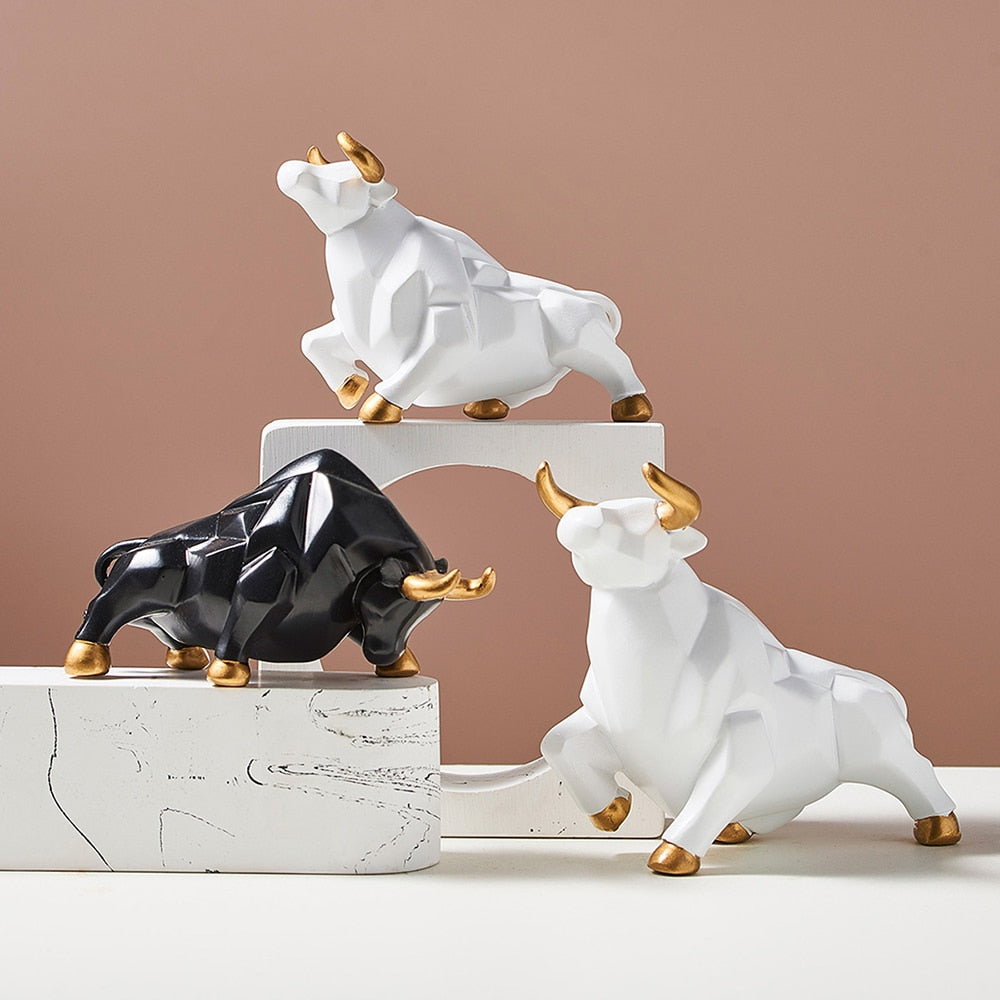 BullArt - Moderne geometrische Figurensculptur aus Reifen