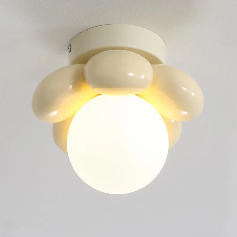 BloomGlow – Moderne Blumen-Deckenlampe mit Glaskugel